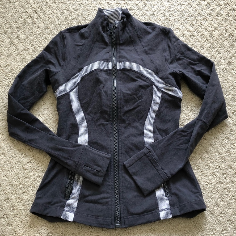 ❌sold❌Lululemon zip jacket size 6